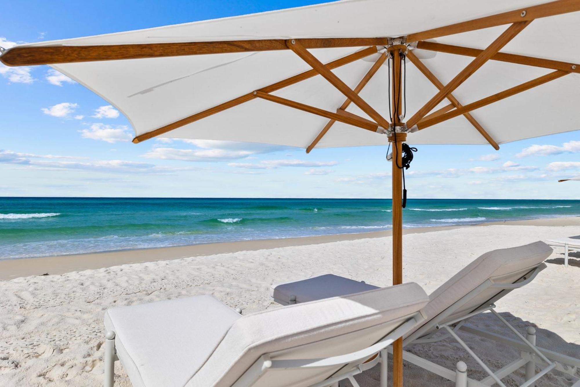Kaiya Beach Resort Inlet Beach Екстериор снимка